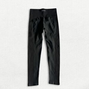 Aleur Contour Leggings in Black